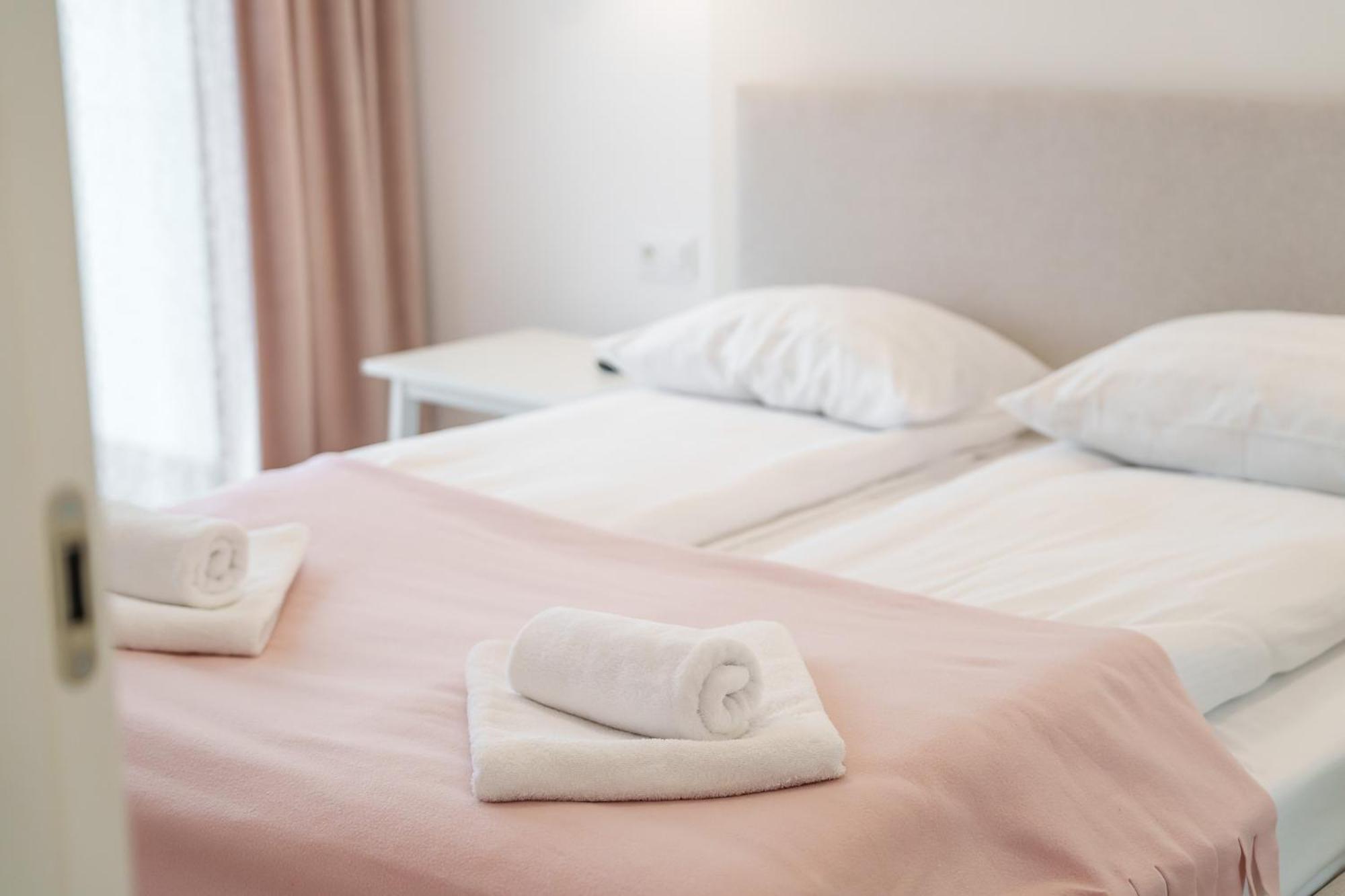Faro Apartamenty Kasprowicza 20 Basen W Cenie Schwimmbad Im Preis 코워브제크 외부 사진