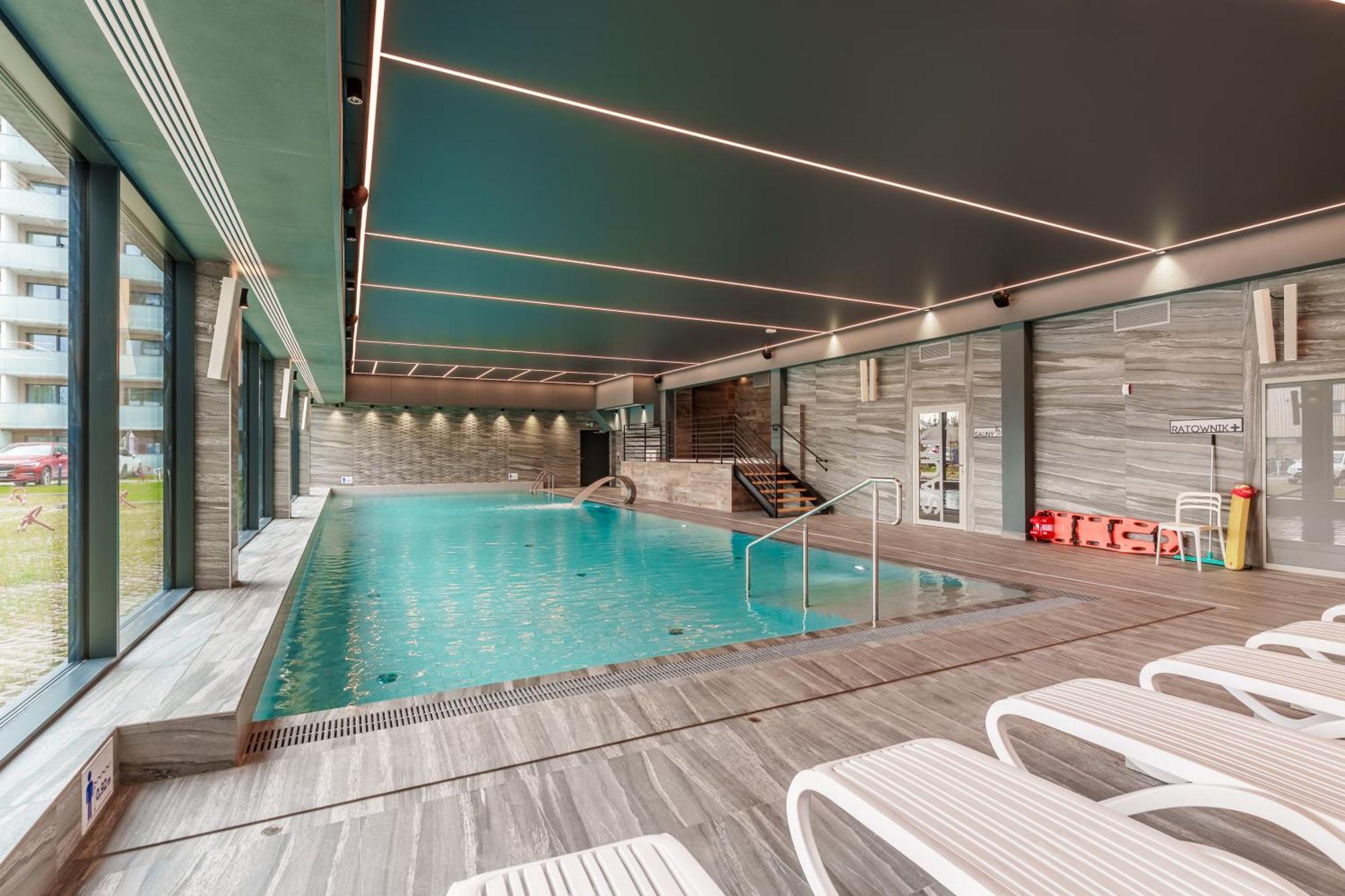 Faro Apartamenty Kasprowicza 20 Basen W Cenie Schwimmbad Im Preis 코워브제크 외부 사진