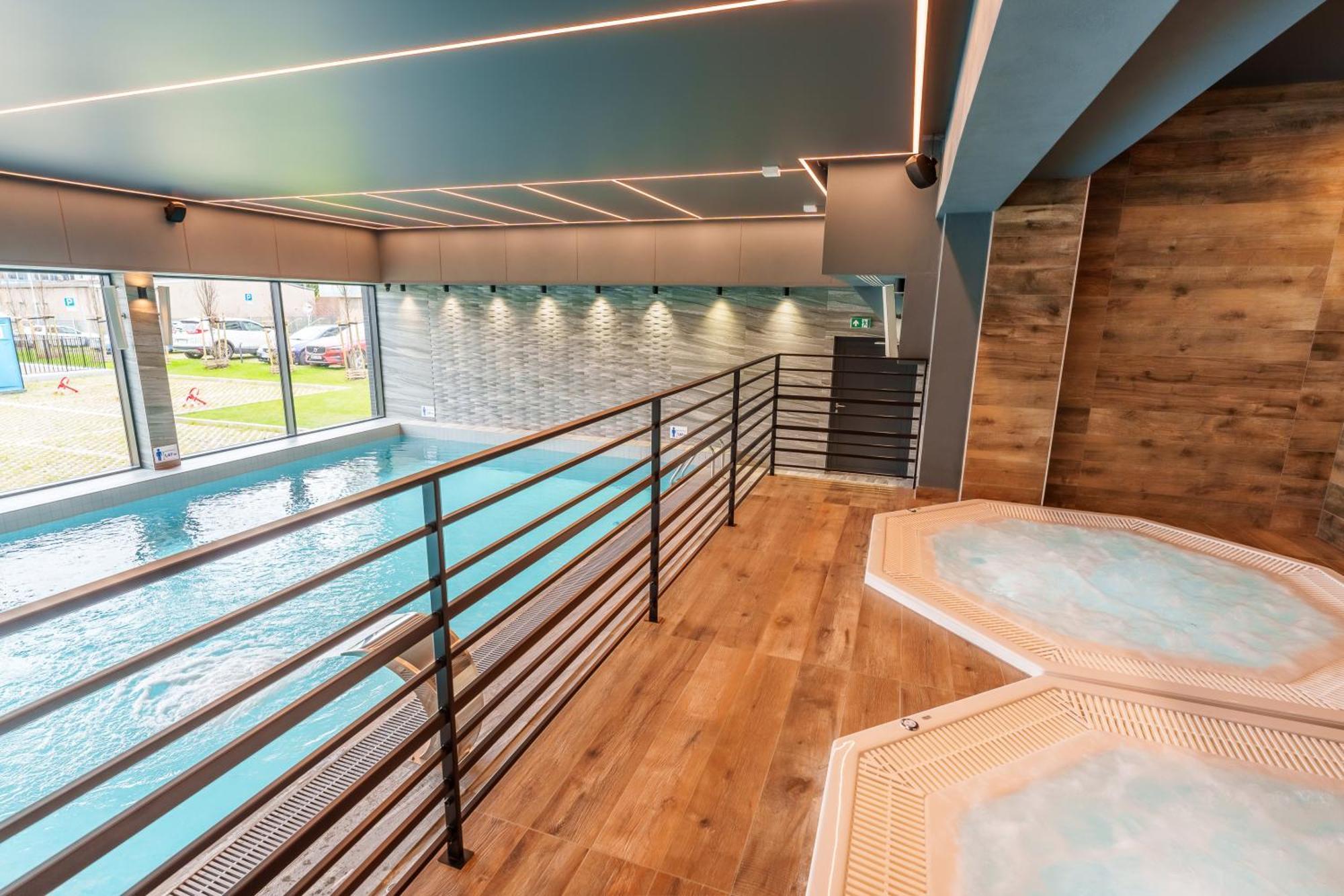 Faro Apartamenty Kasprowicza 20 Basen W Cenie Schwimmbad Im Preis 코워브제크 외부 사진