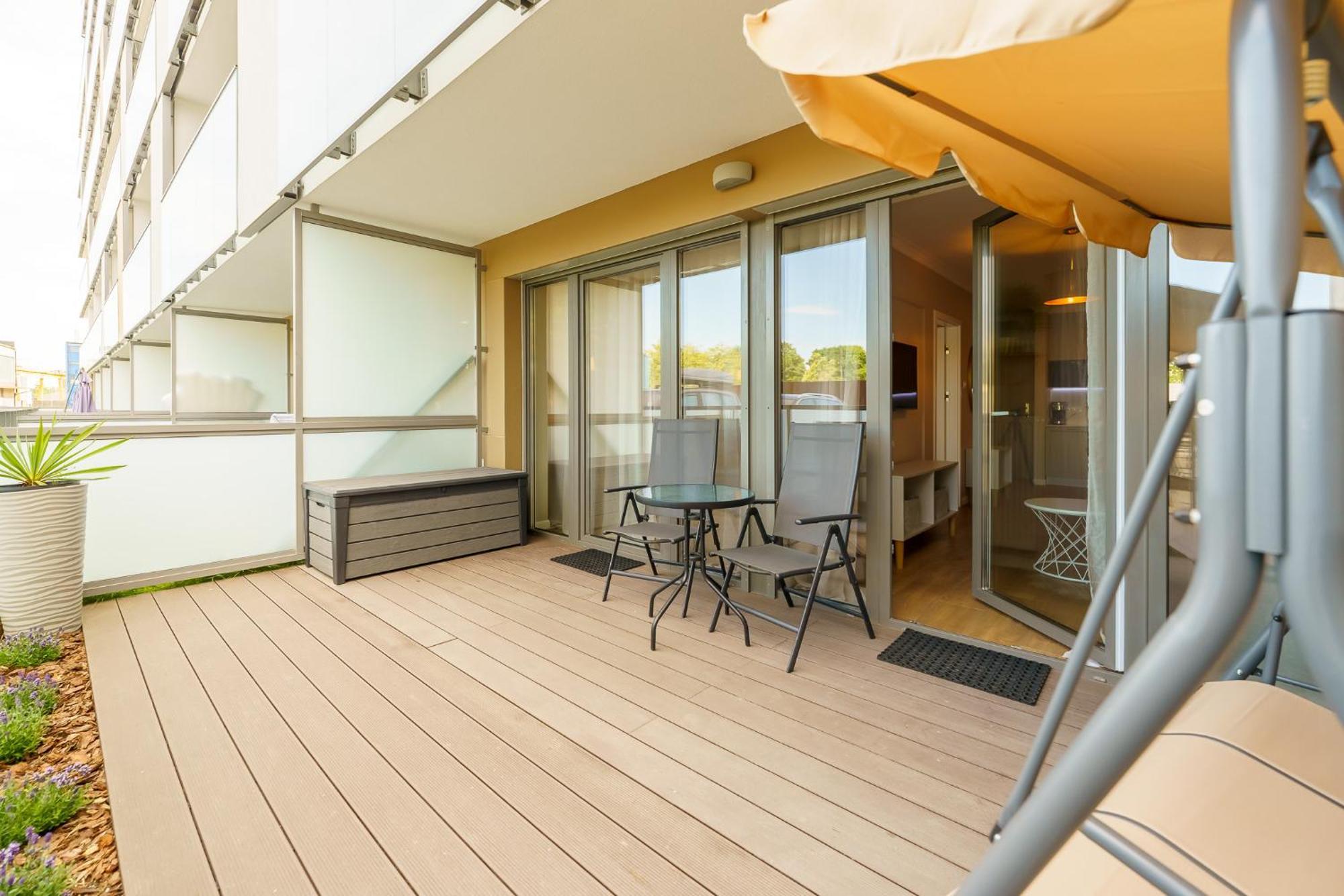 Faro Apartamenty Kasprowicza 20 Basen W Cenie Schwimmbad Im Preis 코워브제크 객실 사진